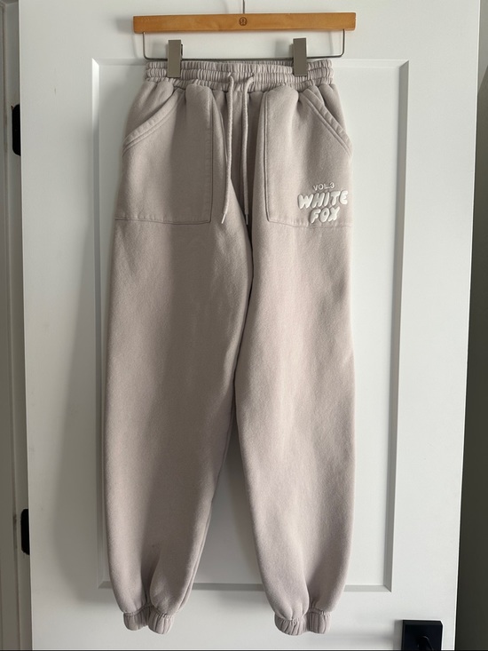 White Fox Offstage Sweatpants Moon Size XS - Picture 2 of 8